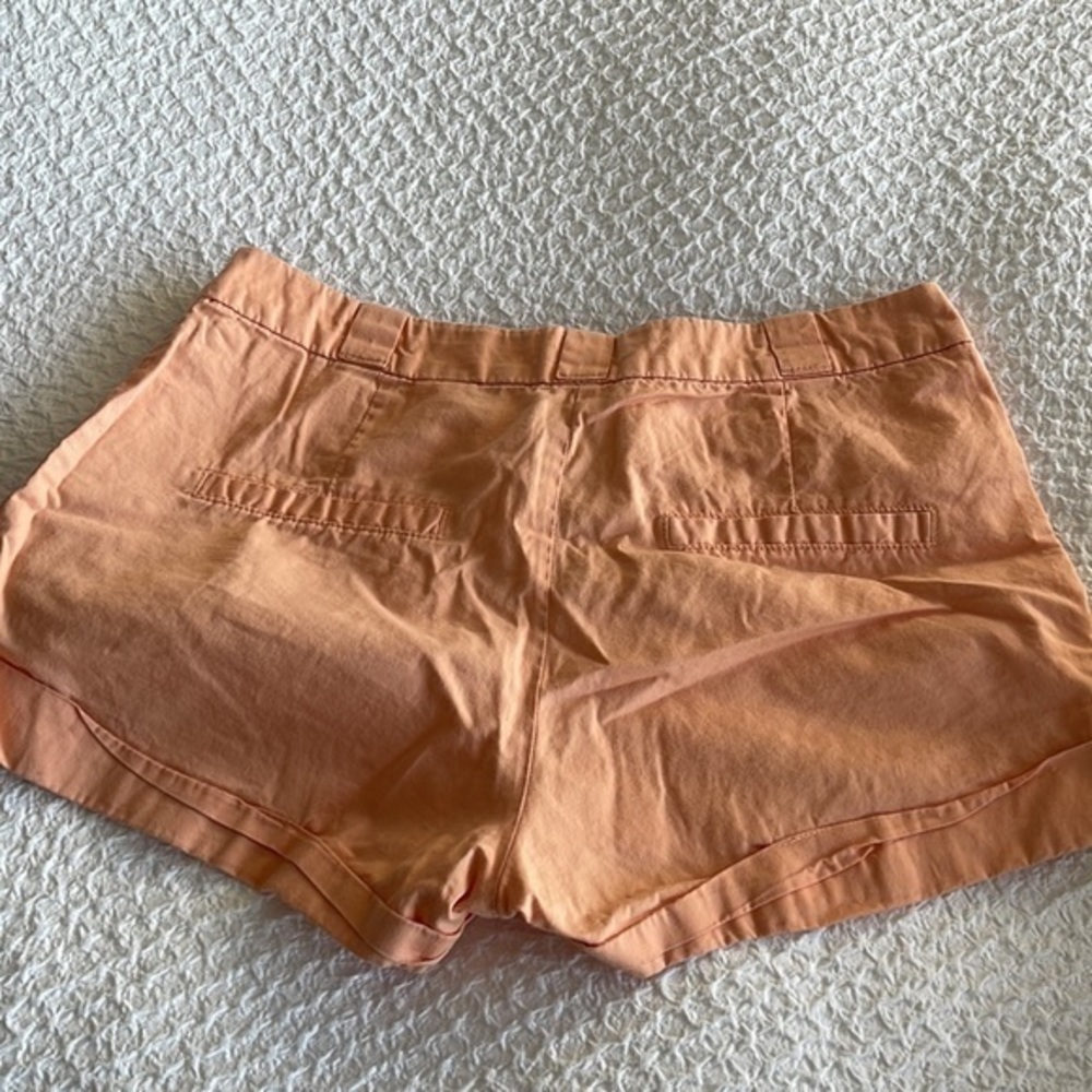 H&M Shorts - Picture 2 of 3